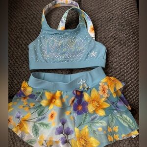 Rebel athletic floral set. Size small. Only used to take photos in.